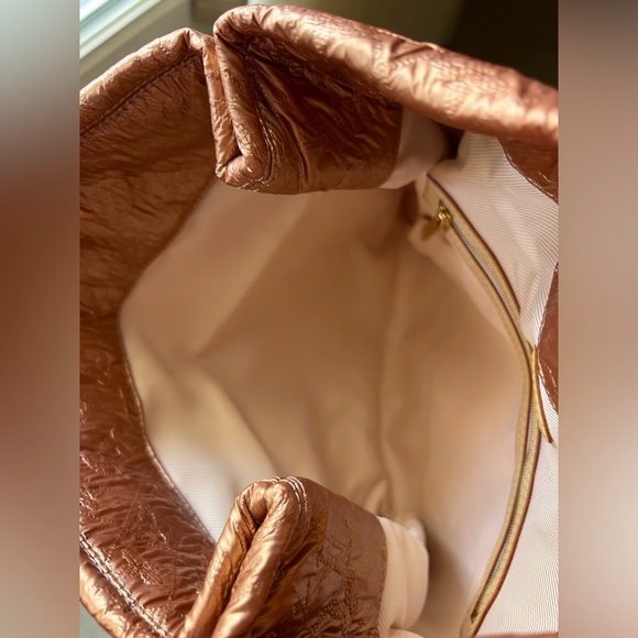 LOUIS VUITTON Saumon Monogram Limelight
Clutch Bag - Picture 8 of 14